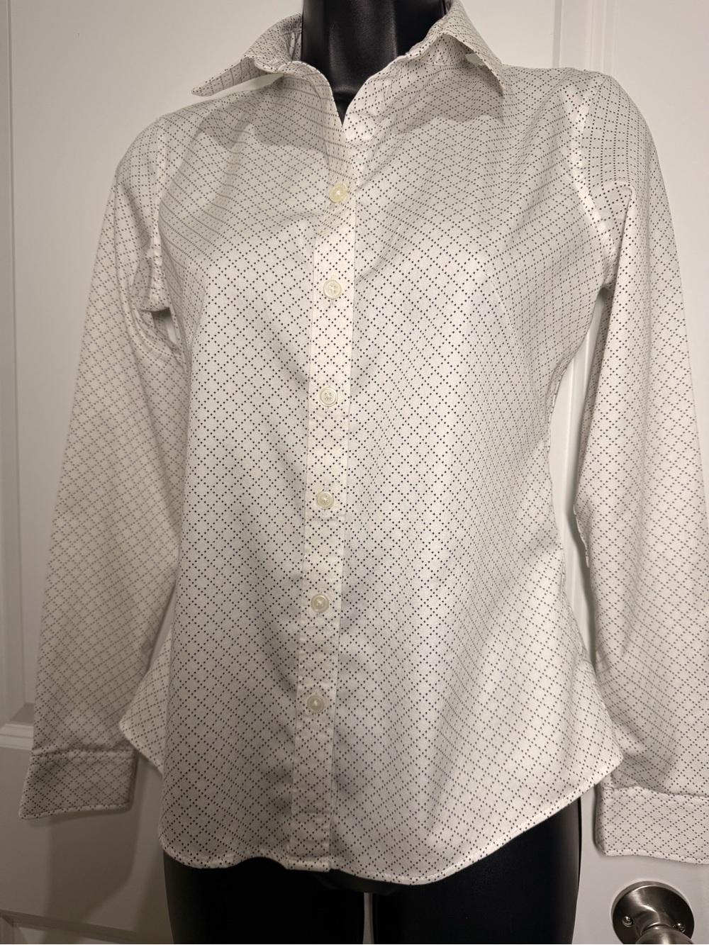 Banana Republic White Patterned Button-Up Shirt